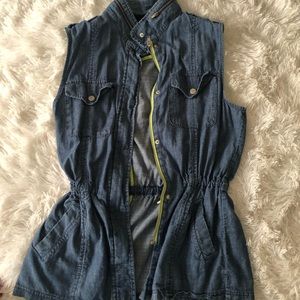 Jean Vest